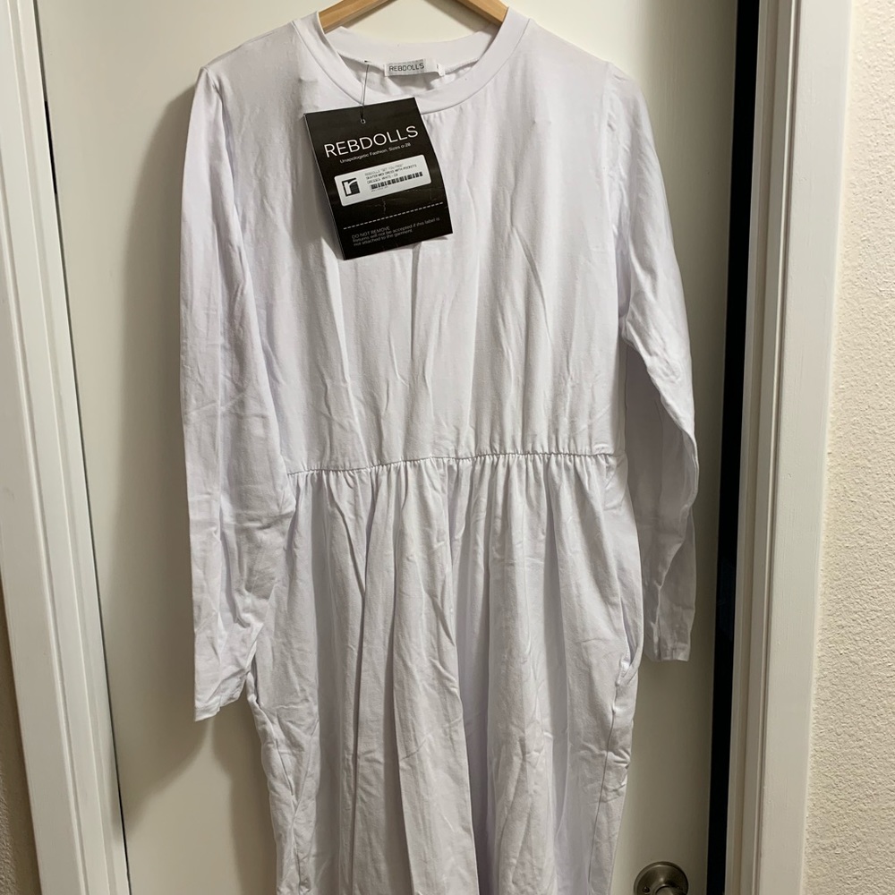 Long sleeve all white dress